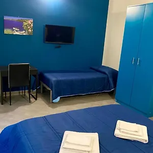 Oasi Del Turista Habitación en casa particular Palermo