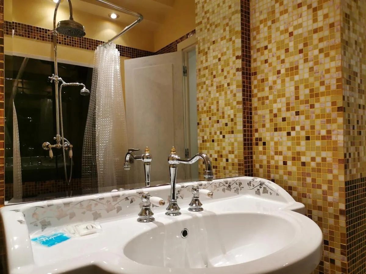 Venice Dose Suite 2*,